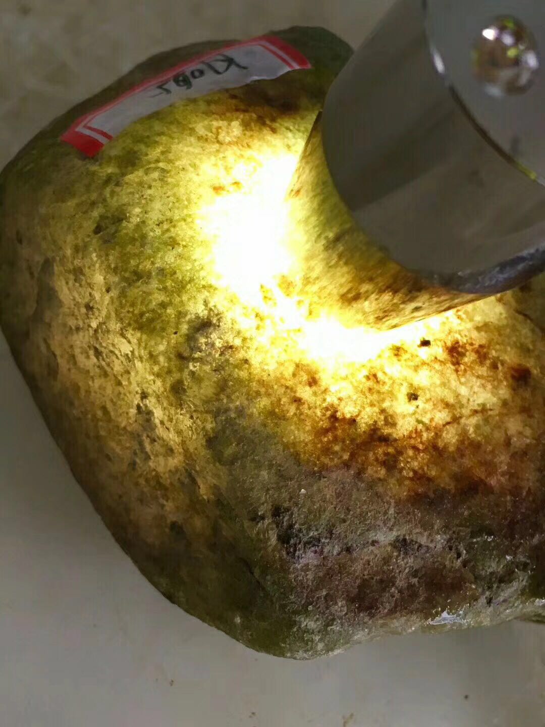 缅甸后江翡翠原石,翡翠后江料原石详解