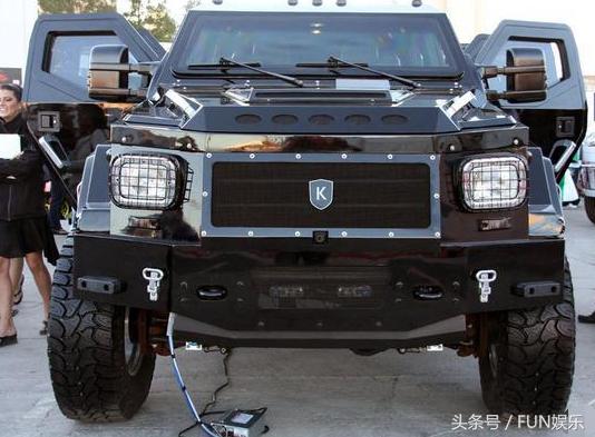 价值2000万防爆防弹的全球限量版豪车内饰，还能够玩ps3游戏