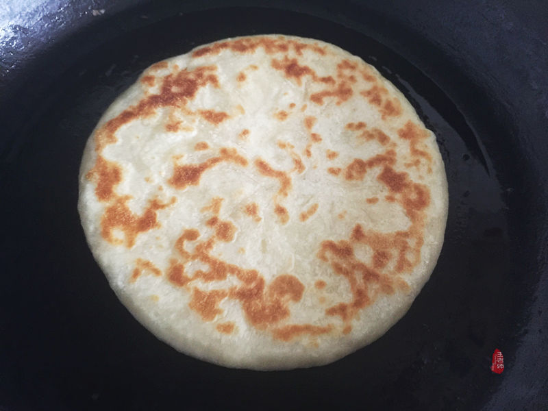 外皮酥脆馅料浓郁,外皮焦香酥脆内馅丰富柔软