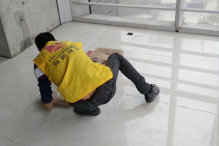 美缝剂施工后瓷砖怎么清理,瓷砖美缝剂施工价格表