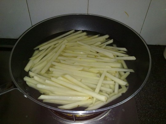 如何在家里做薯条给孩子吃最简单,薯条家庭自制做法保证孩子都爱吃