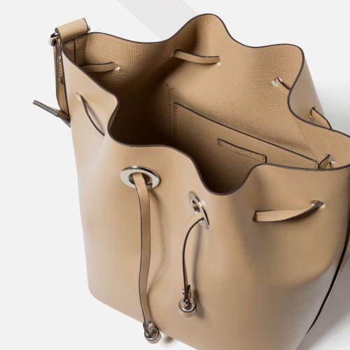 50岁职场女人大牌包包,初入职场包包推荐1000左右