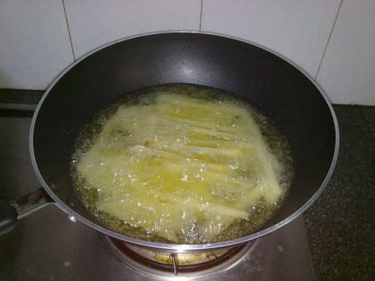 如何在家里做薯条给孩子吃最简单,薯条家庭自制做法保证孩子都爱吃