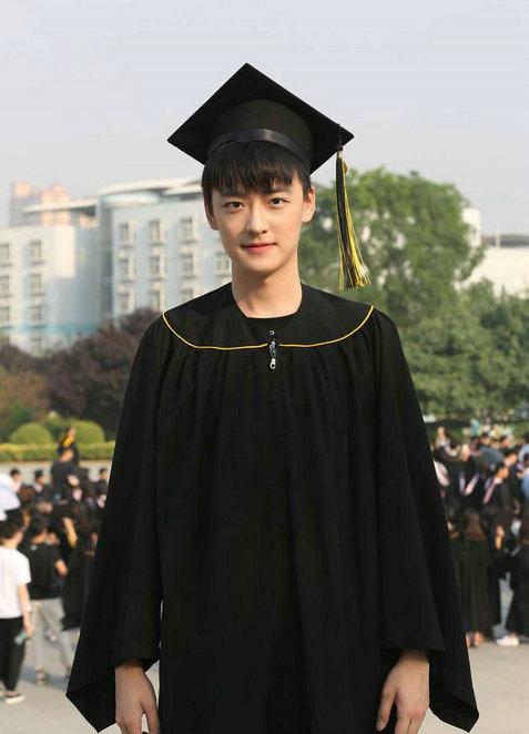 SNH48前成员爆出男友牛东文家暴外加出轨，炒作？真事？