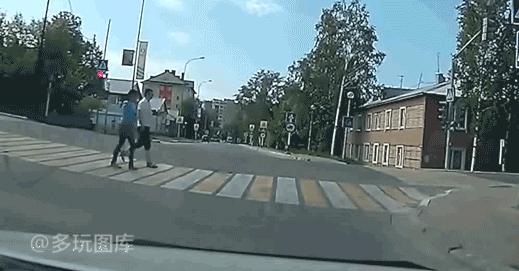 搞笑gif别惹我我疯起来自己都害怕,搞笑gif图一天天的就知道欺负我