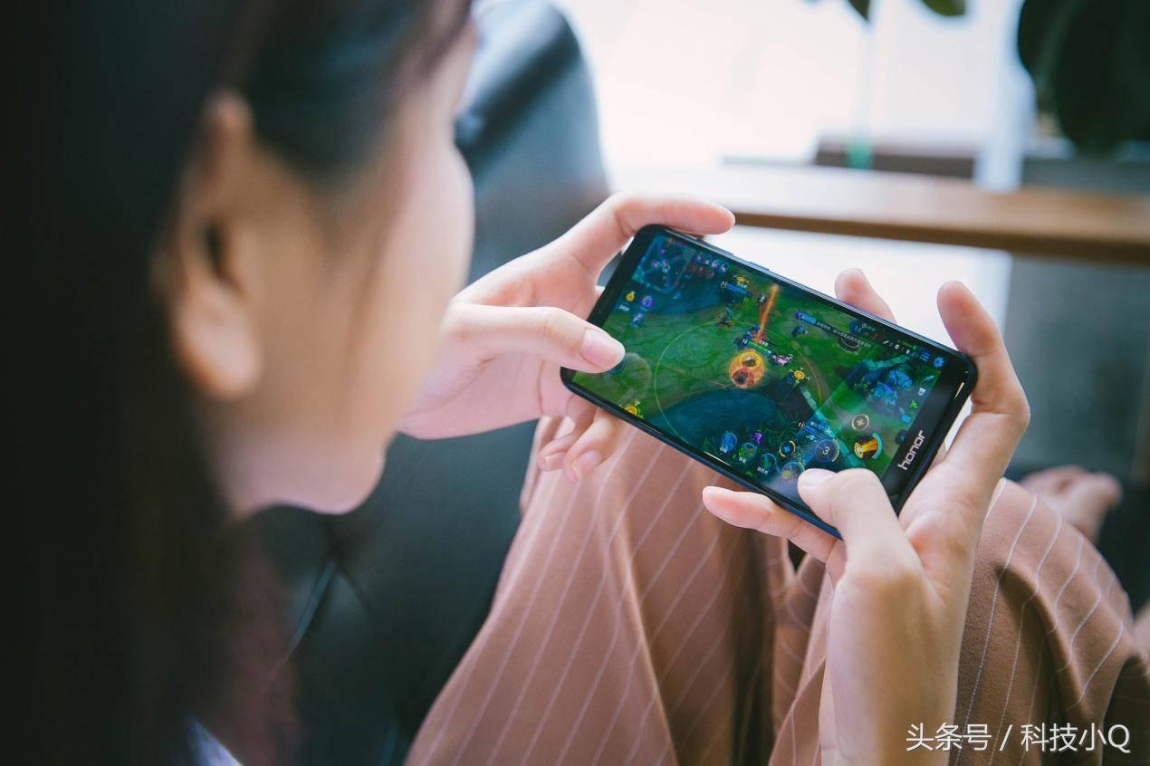 荣耀畅玩7x发布会,荣耀全面屏7x配置