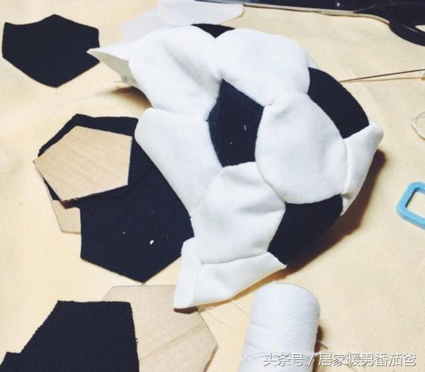 自己制作废旧材料足球教程,布艺手工足球制作方法