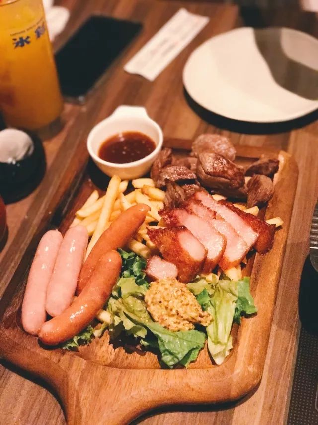 朱元璋黑猪肉,你在这里能够吃到美味的中餐英文