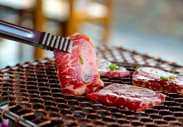 朱元璋黑猪肉,你在这里能够吃到美味的中餐英文