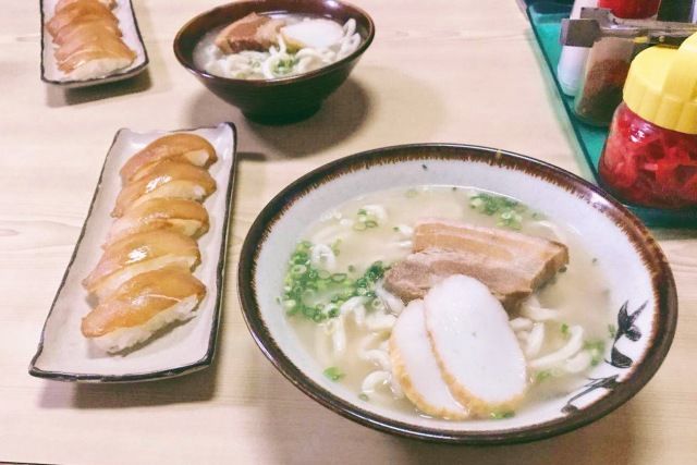 朱元璋黑猪肉,你在这里能够吃到美味的中餐英文