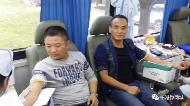 柘港乡政府大院内一群人干了件事，百姓拍手叫好