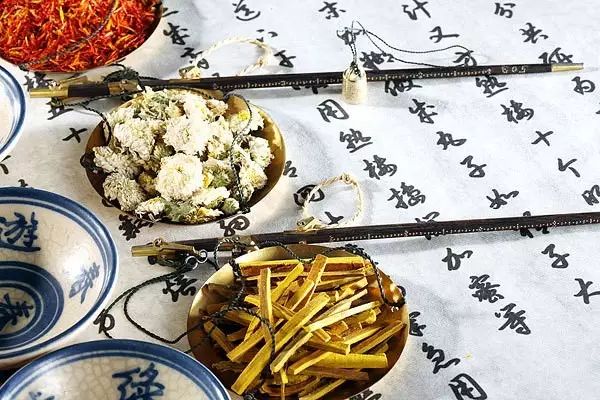 腿脚怕凉小偏方,腿脚怕凉有根治的办法吗