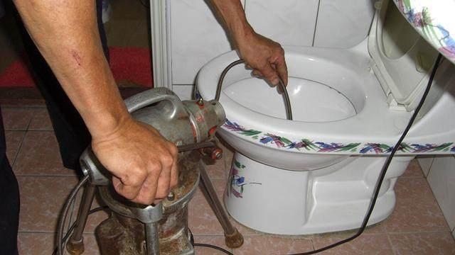 马桶老是堵住家用解决方法,马桶堵住了怎么办快速解决小妙招