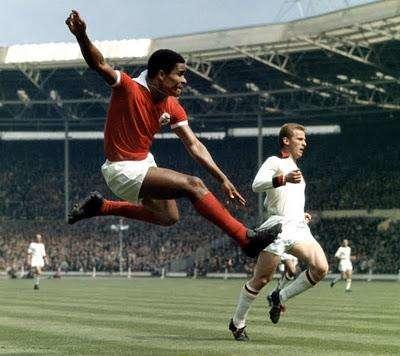 欧洲杯c罗拿金靴完全版,16欧洲杯葡萄牙夺冠历程c罗表现