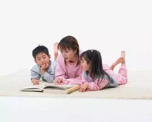 背书是大声朗读还是默读,大声朗读对孩子学习好吗