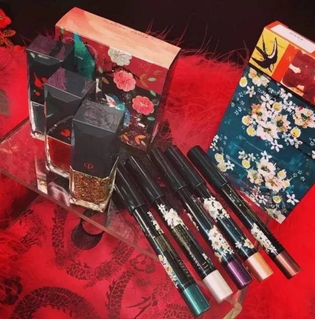2018年圣诞限量彩妆推荐,新年美妆套装推荐
