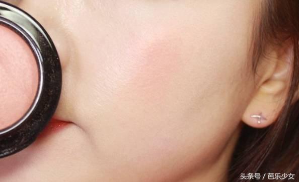 好冷冷冷冷～来一杯女明星最爱的“橙汁妆”吧