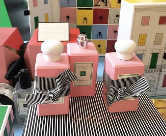 2018年圣诞限量彩妆推荐,新年美妆套装推荐