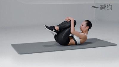 露腰马甲线身材,身材好腰细的女生露马甲线和锁骨