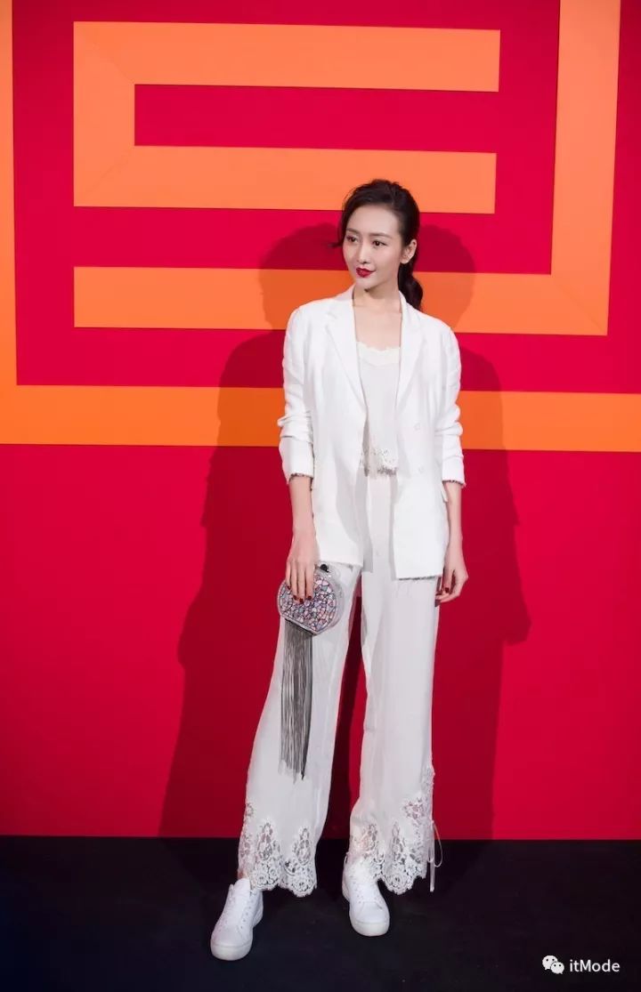 阔腿裤平底鞋,平底鞋阔腿裤搭配图片