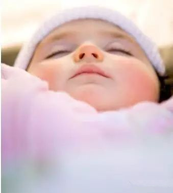 宝宝鼻塞怎么办教你一招解决方法,快速缓解宝宝鼻塞的方法小妙招