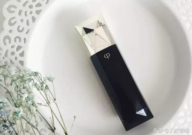 唇色深的妹子,唇色深皮肤黄合适什么颜色口红