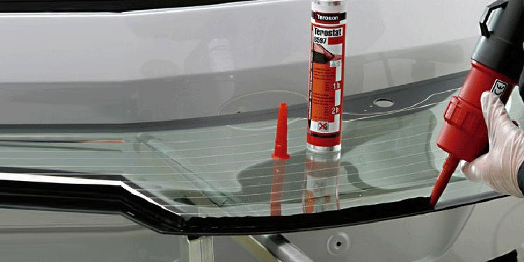 厨房水盆黑呼呼的怎么都刷不掉，问了专业师傅，我赶紧换了玻璃胶