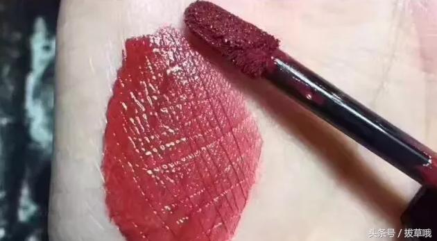 唇色深的妹子,唇色深皮肤黄合适什么颜色口红