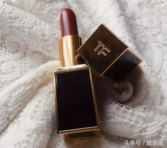 唇色深的妹子,唇色深皮肤黄合适什么颜色口红