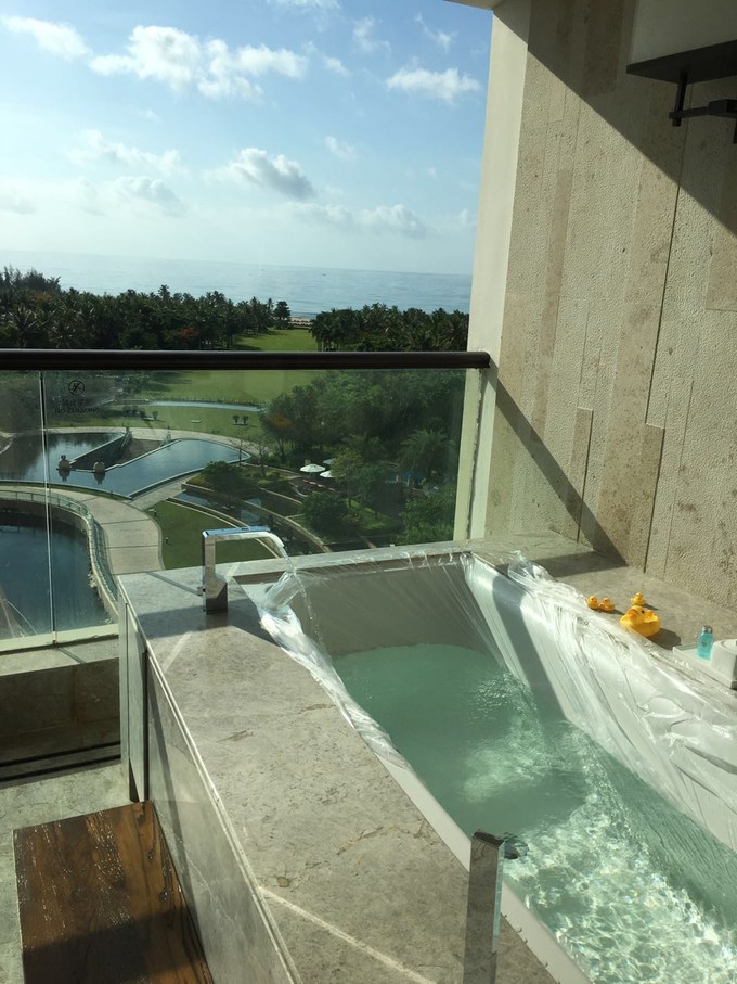 我们和孩子一起去三亚旅行,一大两小亲子三亚游