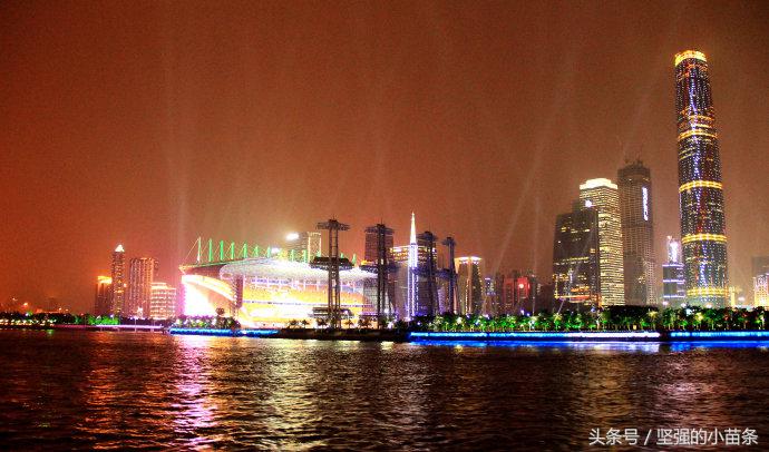 小蛮腰附近珠江夜游,广州珠江夜游坐轮船看小蛮腰