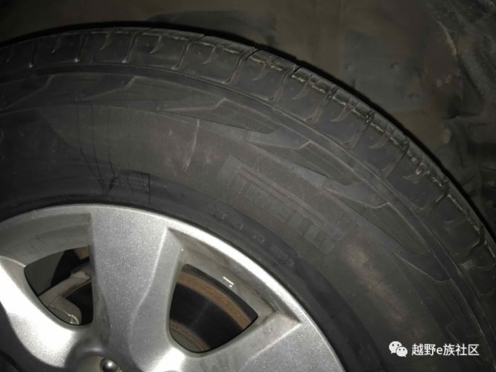 三菱v97和普拉多2700哪个好,三菱v93和普拉多2700