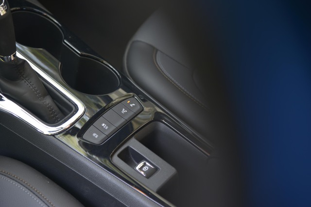 雪佛兰科鲁兹16款1.5t两厢,2013款15年雪佛兰科鲁兹两厢