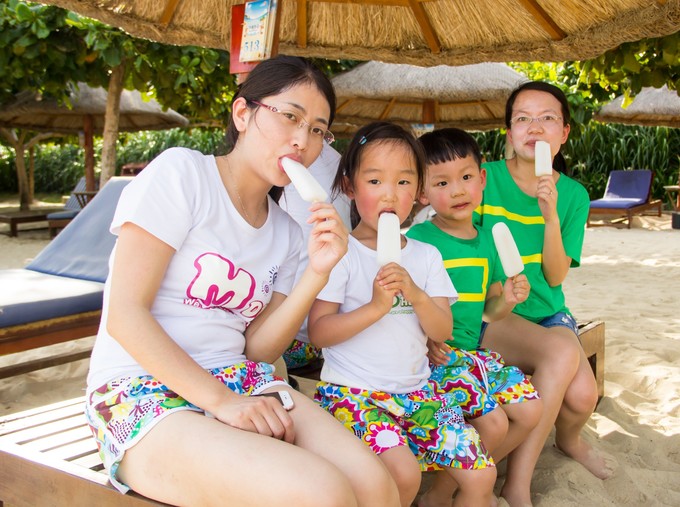 我们和孩子一起去三亚旅行,一大两小亲子三亚游
