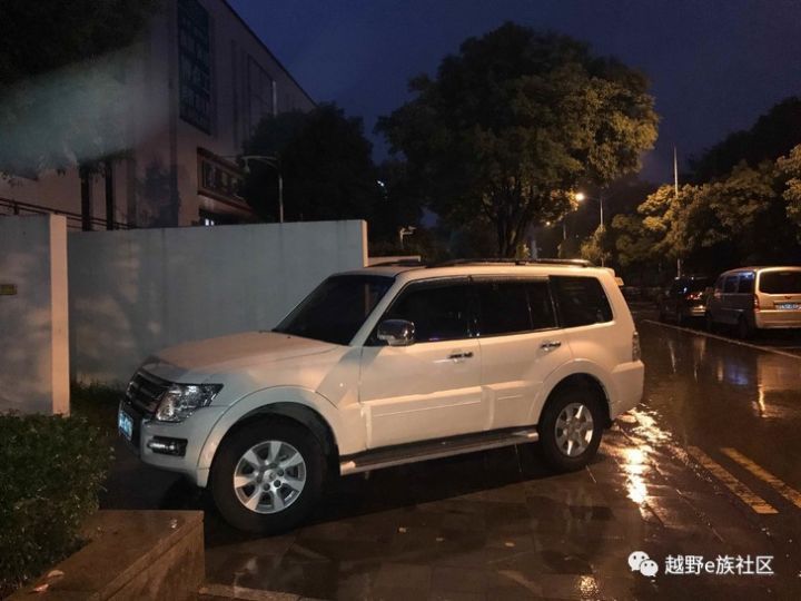 三菱v97和普拉多2700哪个好,三菱v93和普拉多2700