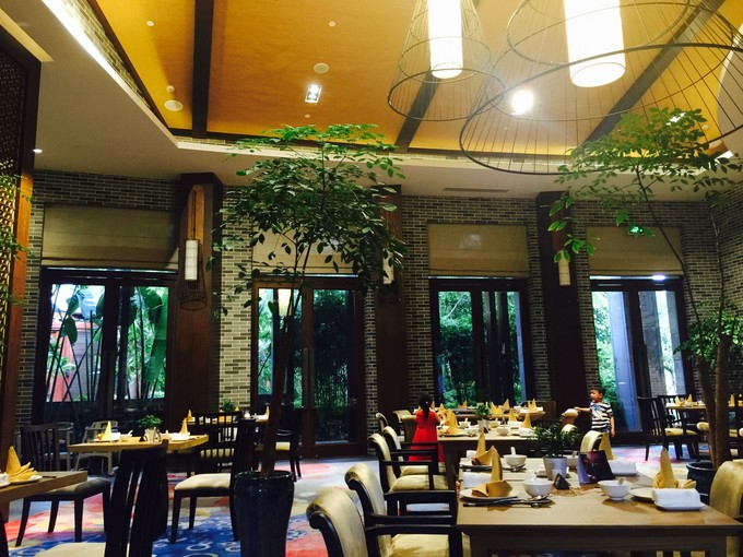 我们和孩子一起去三亚旅行,一大两小亲子三亚游