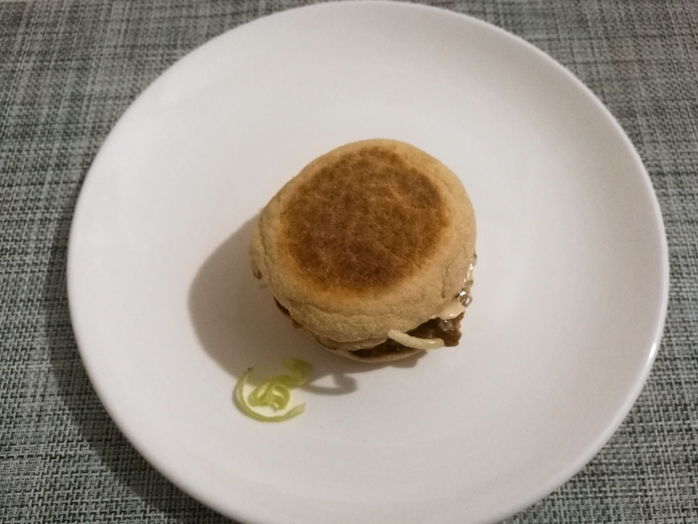 麦当劳原味板烧鸡腿堡测评,麦当劳早餐双层鸡腿堡吐槽