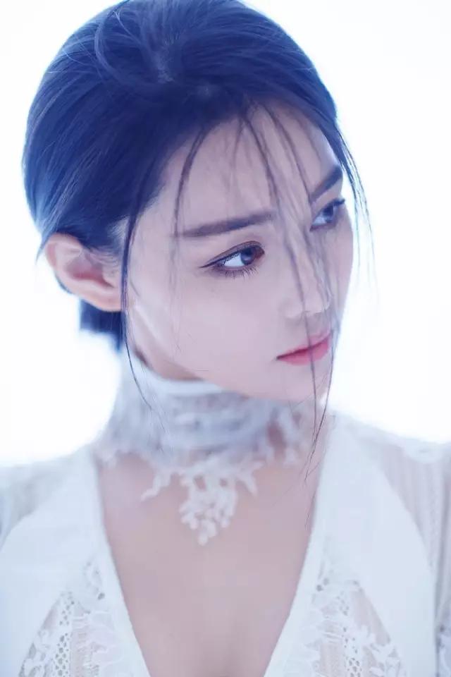 张馨予靠这组照片告捷逆袭范冰冰，想不到她还有这样的一面！