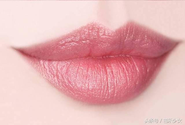 大牌豆沙色口红推荐哪款,紫调豆沙色口红和红调豆沙色口红