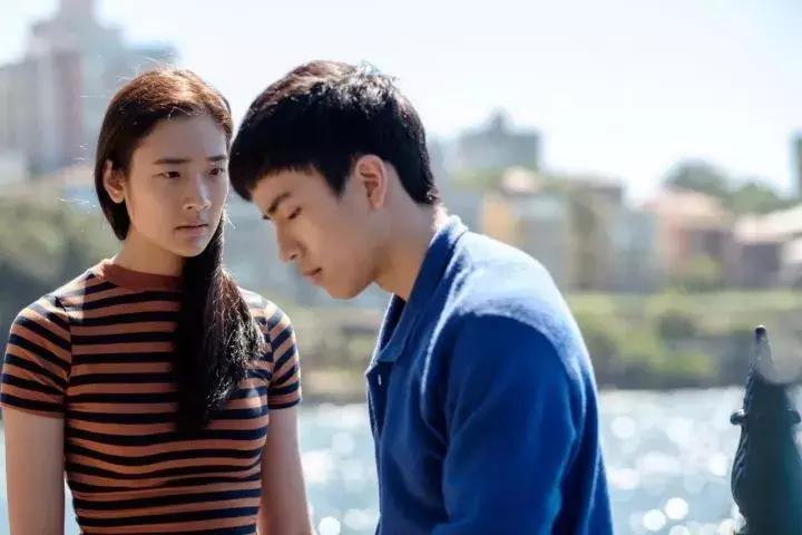 天才枪手跨国作弊电影,天才枪手电视剧班克被发现作弊