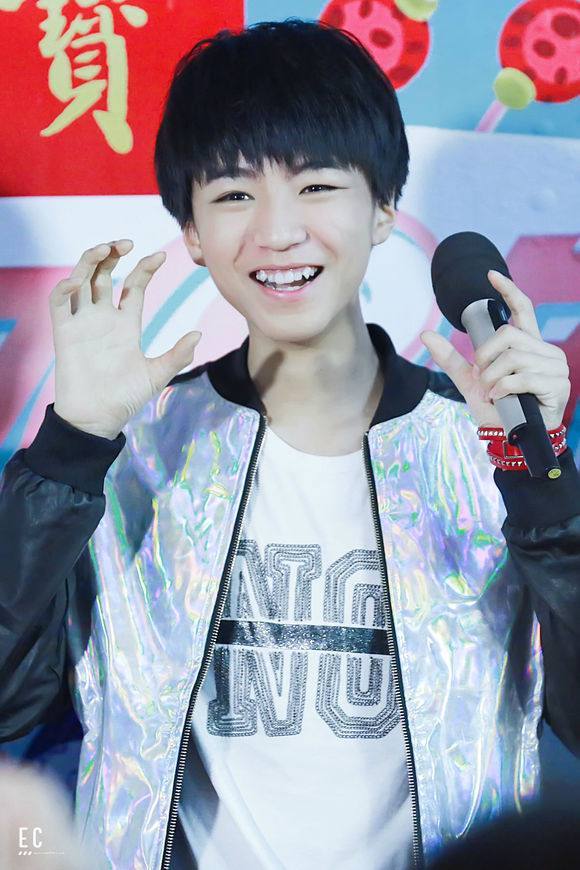 杨颖整牙前和整牙后的区别,baby杨颖整牙