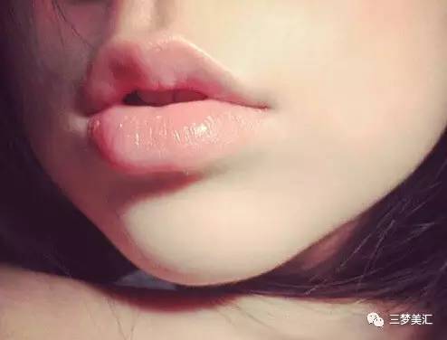 画眉毛用眉笔还是眉粉好,新手多久能够熟练学会画眉毛