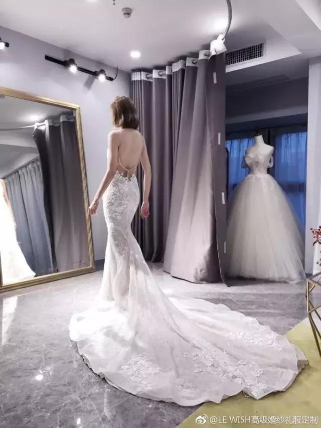 大拖尾婚纱合适矮个子女生吗,谁说矮就不能穿搭