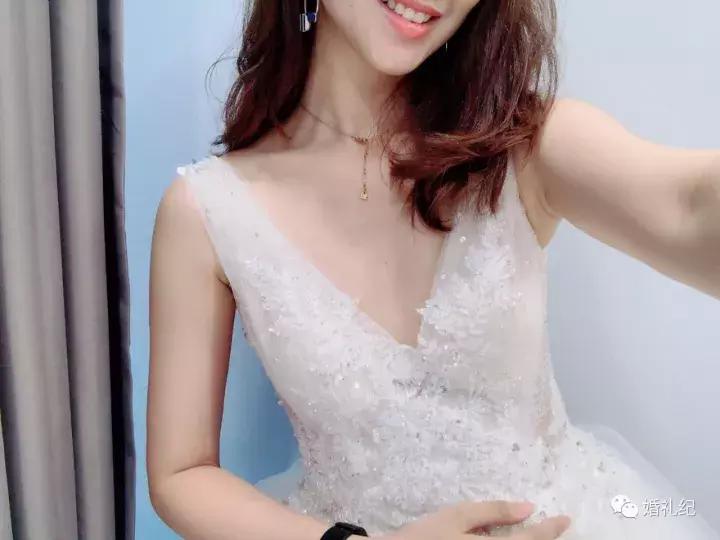 大拖尾婚纱合适矮个子女生吗,谁说矮就不能穿搭