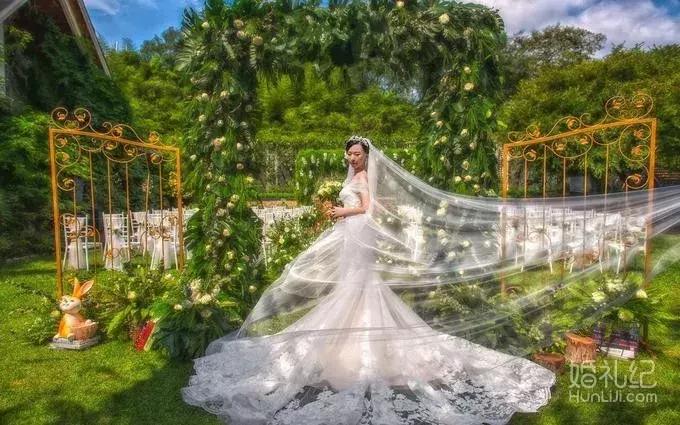 大拖尾婚纱合适矮个子女生吗,谁说矮就不能穿搭