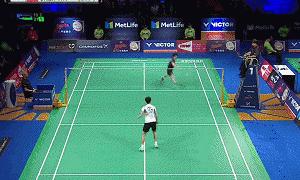 羽毛球单打比赛对手杀斜线怎么防,羽毛球双打封网封直线还是斜线