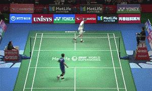 羽毛球单打比赛对手杀斜线怎么防,羽毛球双打封网封直线还是斜线