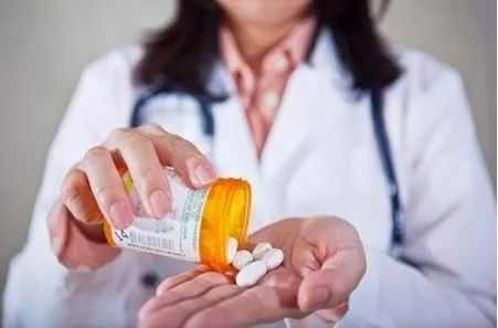 拔牙后要注意的事项和坏处,拔牙后注意些什么事项和禁忌