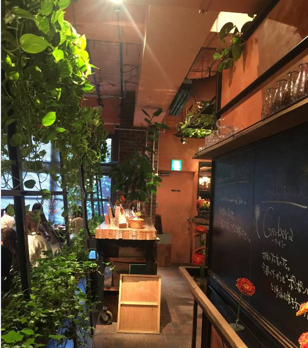 23家水果店凭什么年赚3个亿,卖水果年赚120万不靠水果