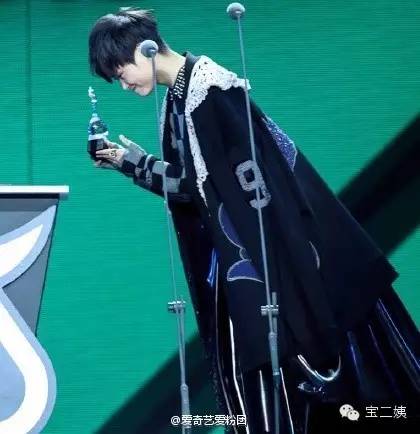 tfboys快乐大本营与李宇春同台,tfboys李宇春快乐大本营唱歌